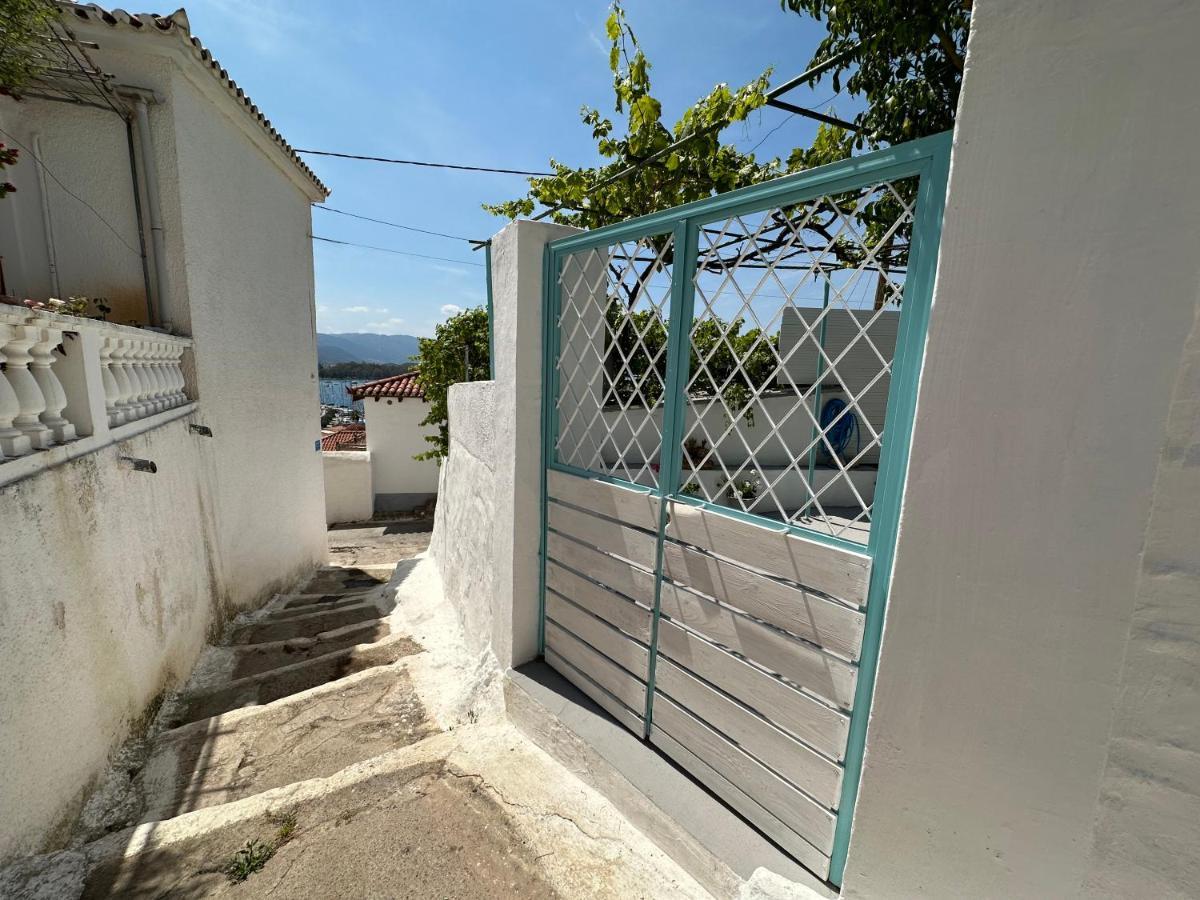 Brinia Cosy Apartment Poros Town Extérieur photo